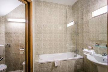 Фото номера Апартаменты с 1 спальней ‒ Зона 1 Курортные отели Green Village Resort г. Сфынту-Георге 11